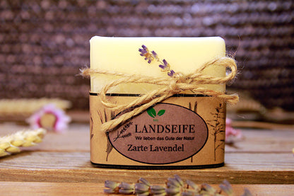 Naturseifen Set für Lavendelliebhaber 7-teilig - 5 x Bio Naturkosmetik + Seifensäckchen & Luffascheibe