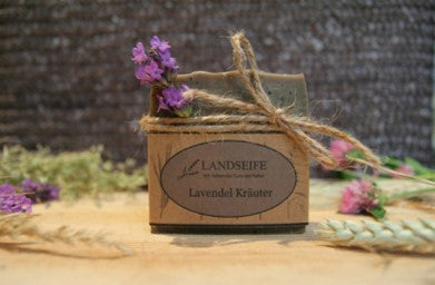 Naturseifen Set für Lavendelliebhaber 7-teilig - 5 x Bio Naturkosmetik + Seifensäckchen & Luffascheibe